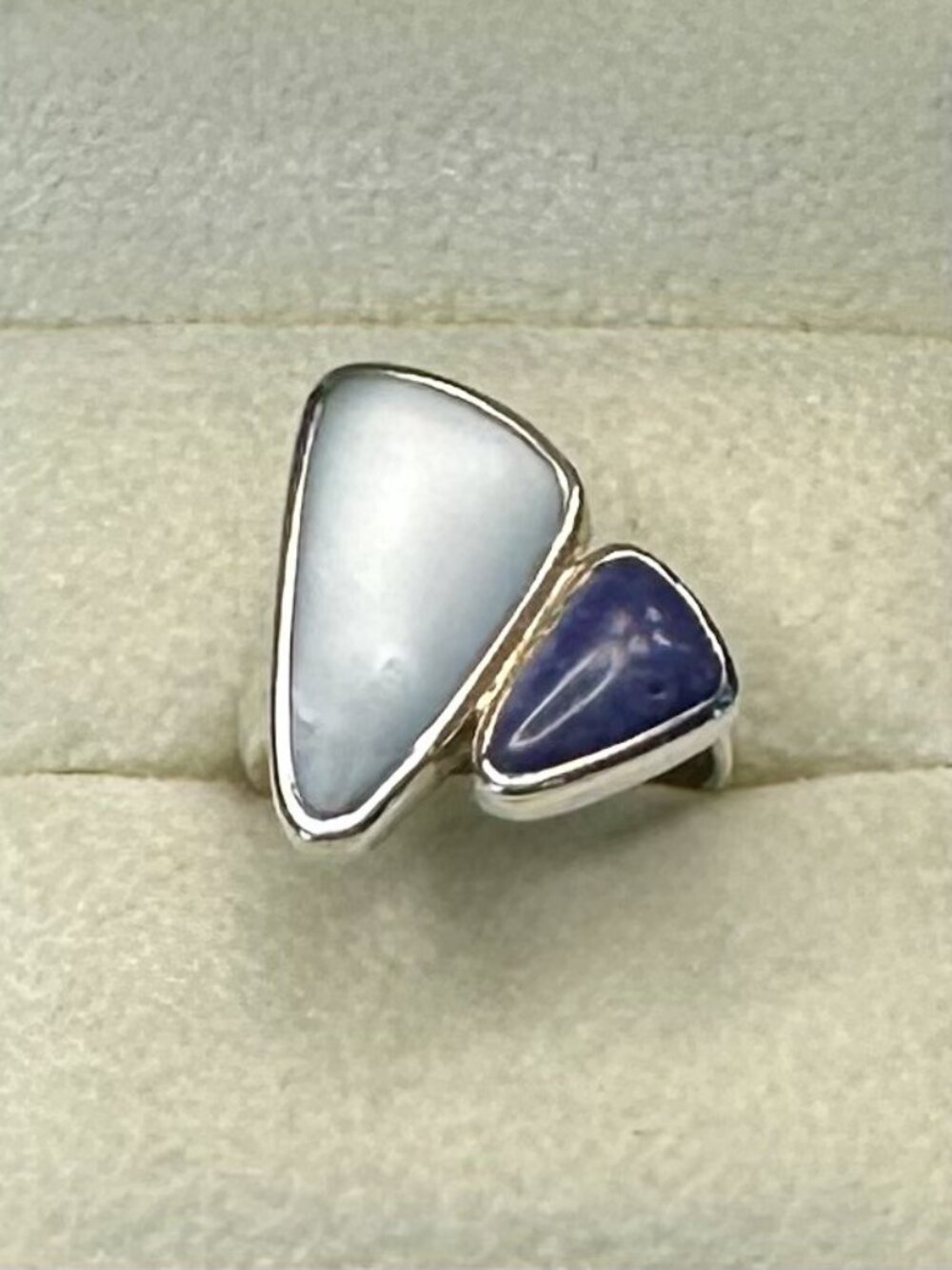 Vintage Sterling Silver Mother of Pearl and Sodalite Ring Size 6
